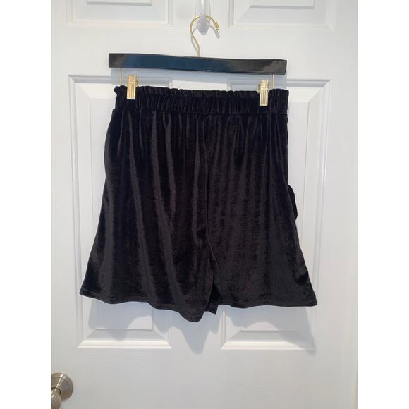 Vada Winter Shorts Velour Stretch Elastic Waist Black Pockets size small - Picture 2 of 4
